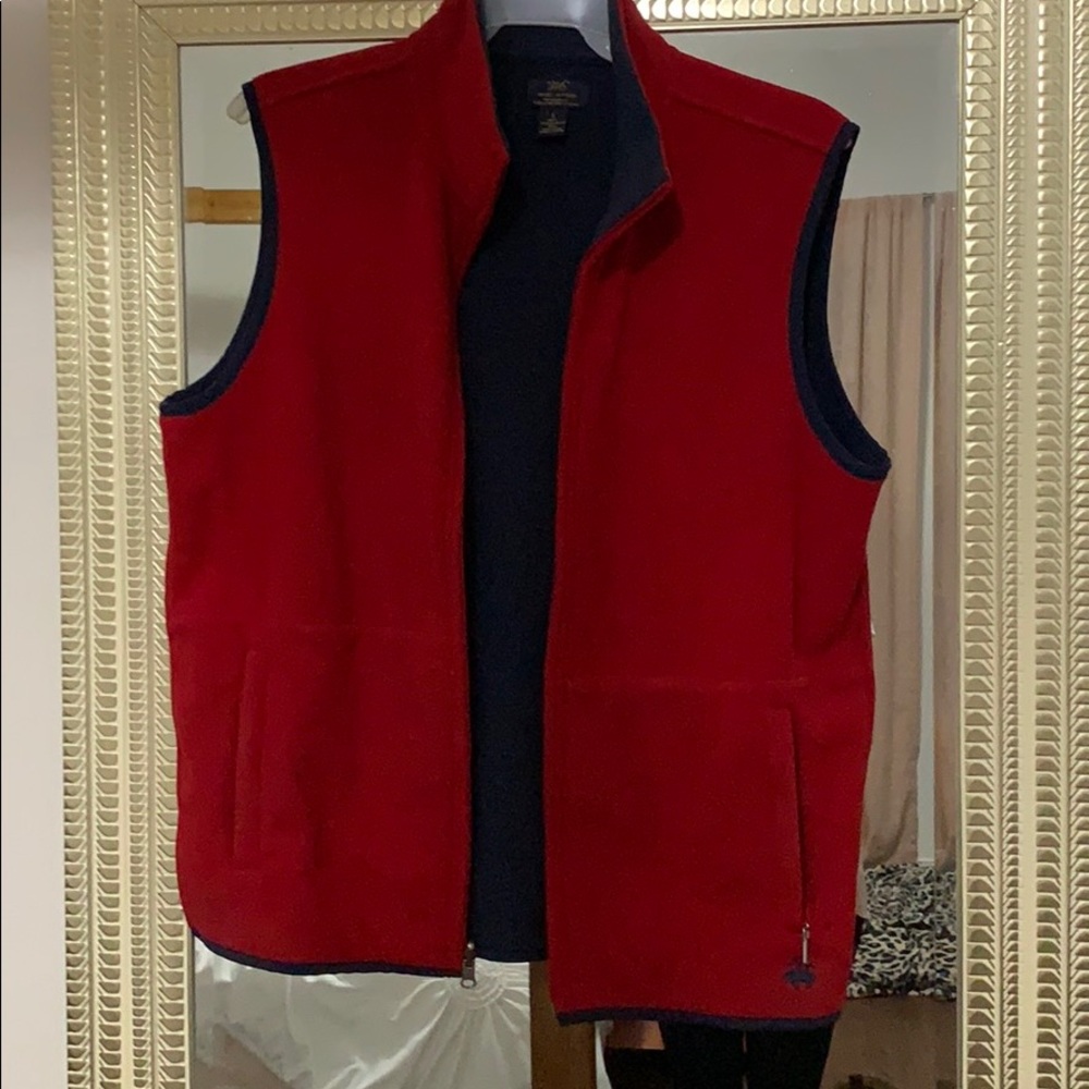 Men’s L Brooks Brothers reversible navy/red fleece